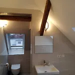 Helle Dachgeschosswohnung Am Weinberg-campus Apartamento *