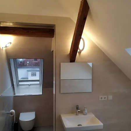 Helle Dachgeschosswohnung Am Weinberg-campus 아파트 *
