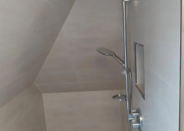 Helle Dachgeschosswohnung Am Weinberg-campus Διαμέρισμα Halle (Saale)